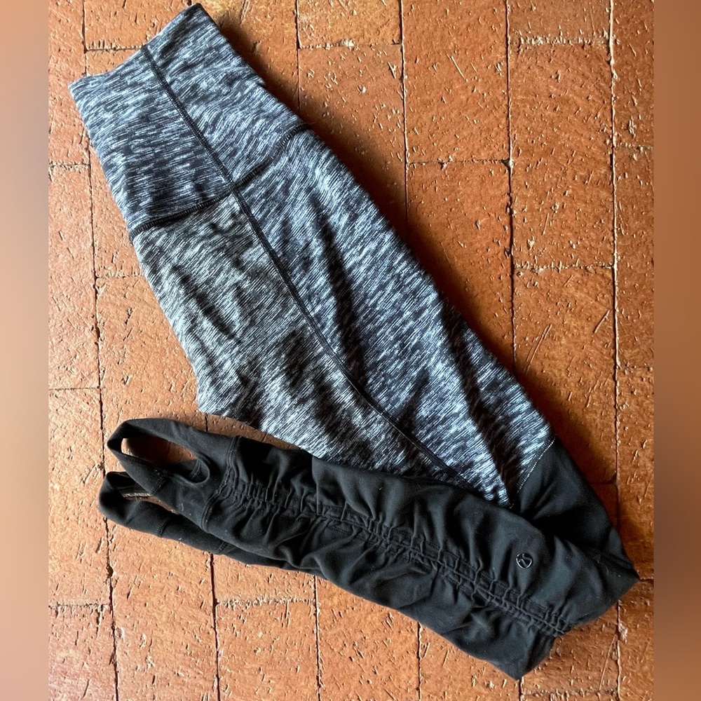 Lululemon high waist leggings with stirrups, Size XS/4